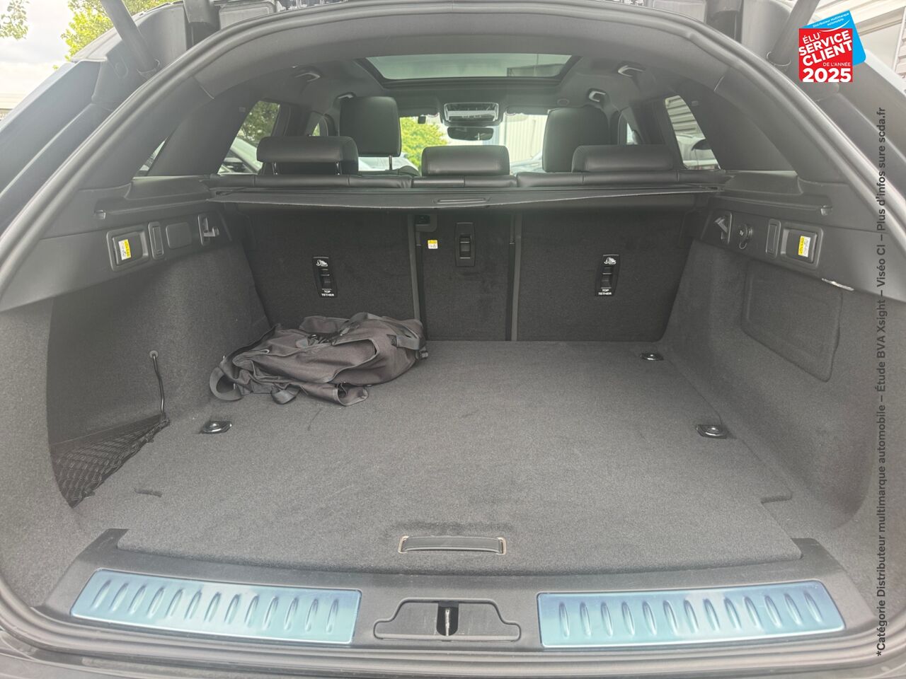 Véhicule d'occasion LAND-ROVER RANGE ROVER VELAR 2.0 P400E 404CH PHEV DYNAMIC HSE AWD BVA chez Renault Saint-Louis