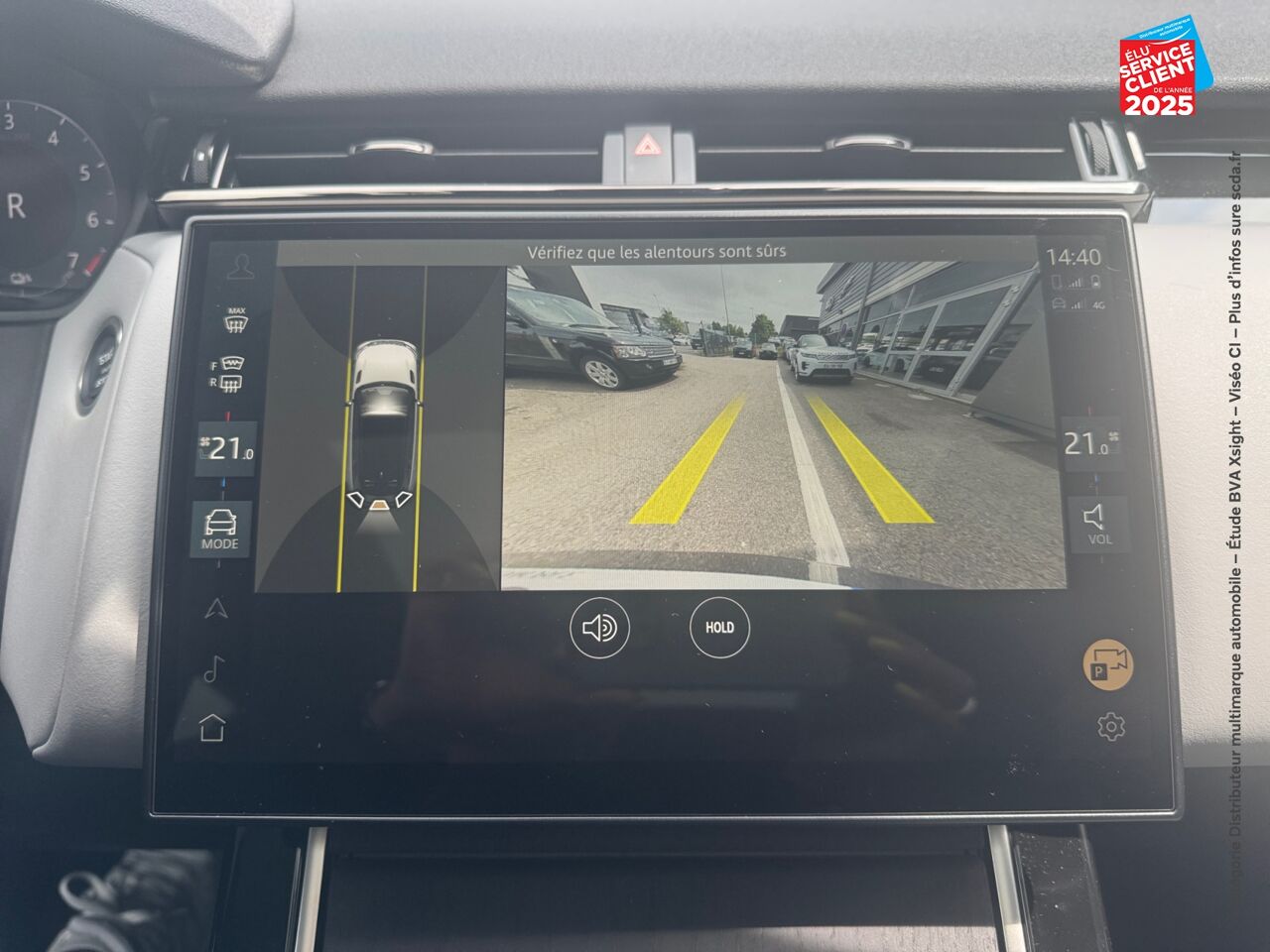 Véhicule d'occasion LAND-ROVER RANGE ROVER VELAR 2.0 P400E 404CH PHEV DYNAMIC HSE AWD BVA chez Renault Saint-Louis