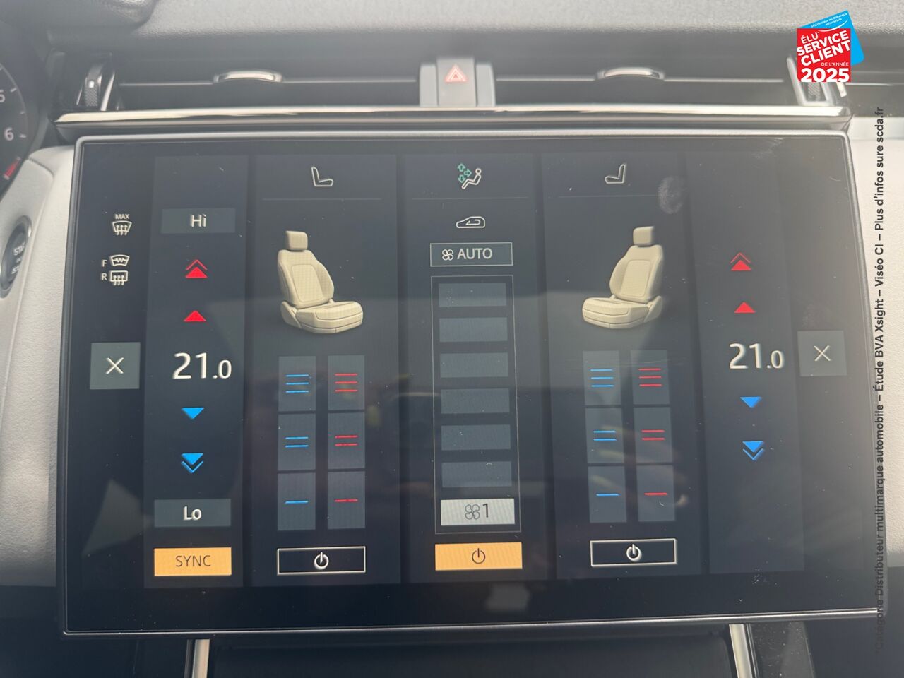 Véhicule d'occasion LAND-ROVER RANGE ROVER VELAR 2.0 P400E 404CH PHEV DYNAMIC HSE AWD BVA chez Renault Saint-Louis