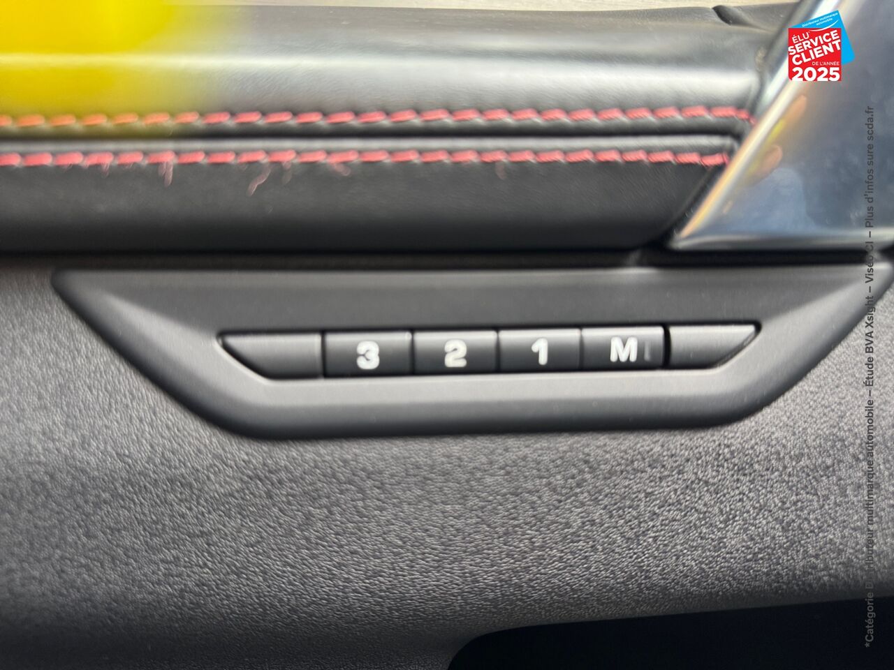 Véhicule d'occasion LAND-ROVER DISCOVERY SPORT D200 R-DYNAMIC HSE AWD BVA MARK VI chez Land Rover Metz
