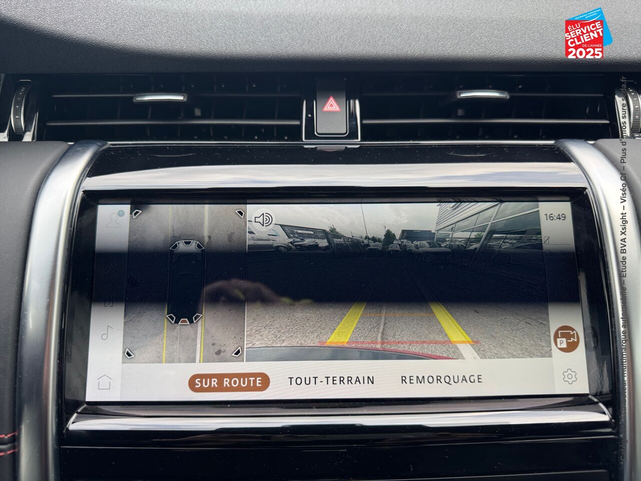 Véhicule d'occasion LAND-ROVER DISCOVERY SPORT D200 R-DYNAMIC HSE AWD BVA MARK VI chez Land Rover Metz