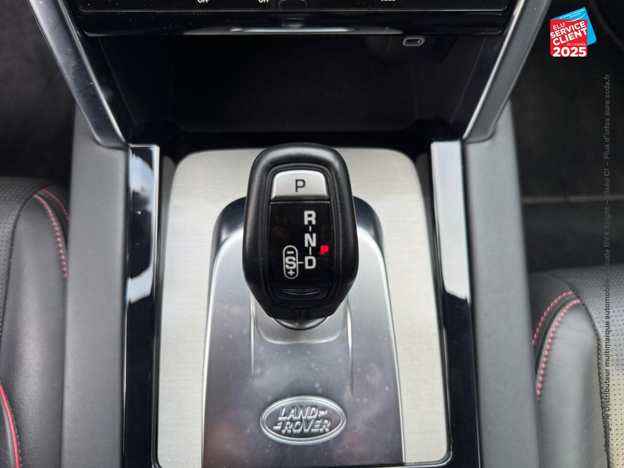 Véhicule d'occasion LAND-ROVER DISCOVERY SPORT D200 R-DYNAMIC HSE AWD BVA MARK VI chez Land Rover Metz