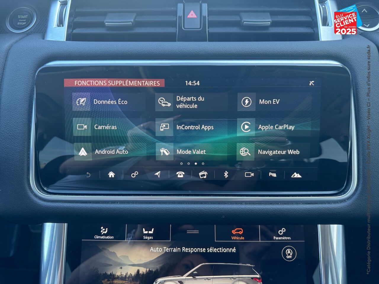 Véhicule d'occasion LAND-ROVER RANGE ROVER SPORT 2.0 P400E 404CH HSE MARK VII TOUVRANT SIEGES CHAUF/CUIR GPS CAMERA MERIDIAN chez Land Rover Strasbourg