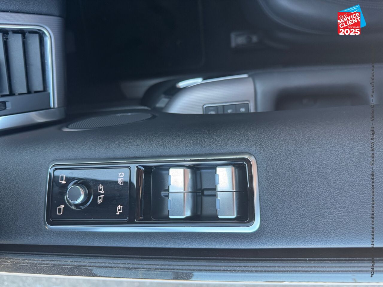Véhicule d'occasion LAND-ROVER RANGE ROVER SPORT 2.0 P400E 404CH HSE MARK VII TOUVRANT SIEGES CHAUF/CUIR GPS CAMERA MERIDIAN chez Land Rover Strasbourg