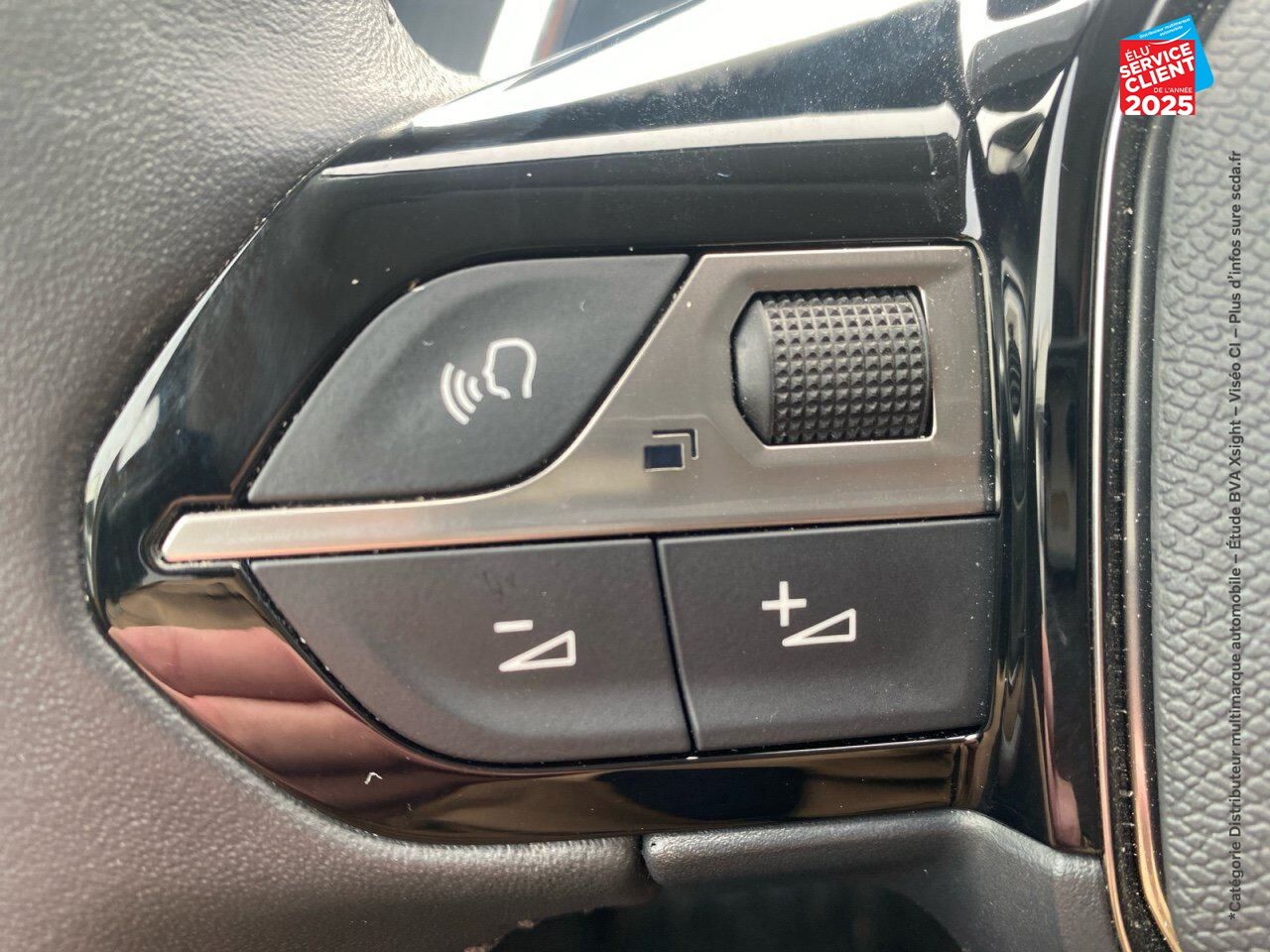Véhicule d'occasion PEUGEOT 208 1.2 PURETECH 100CH S/S ALLURE PACK EAT8 CAMERA CARPLAY chez Renault Strasbourg