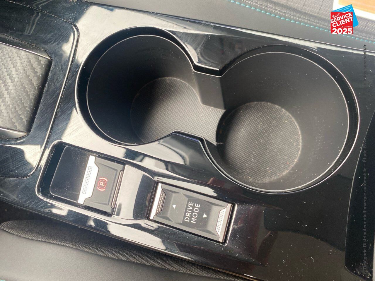 Véhicule d'occasion PEUGEOT 208 1.2 PURETECH 100CH S/S ALLURE PACK EAT8 CAMERA CARPLAY chez Renault Strasbourg