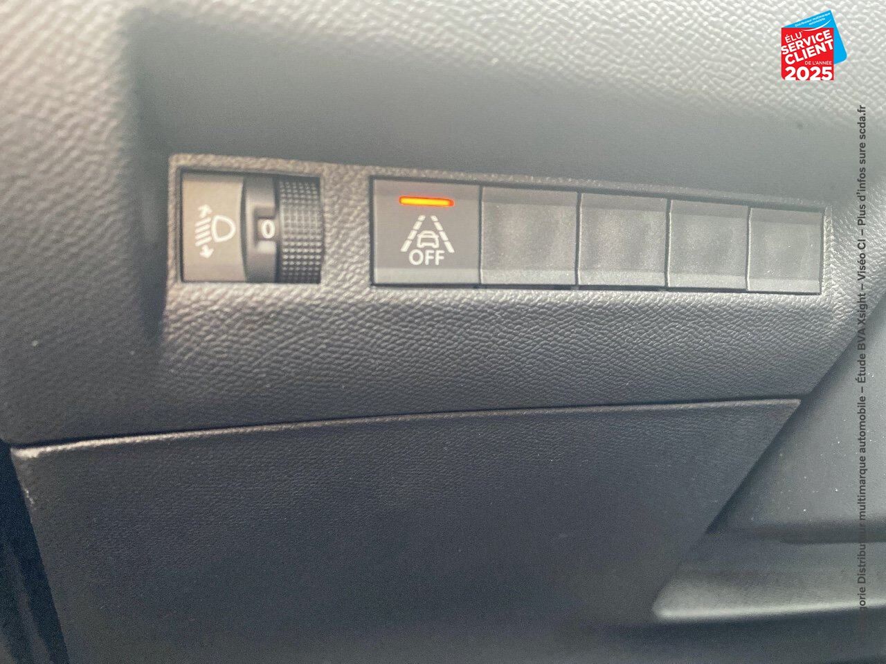 Véhicule d'occasion PEUGEOT 208 1.2 PURETECH 100CH S/S ALLURE PACK EAT8 CAMERA CARPLAY chez Renault Strasbourg