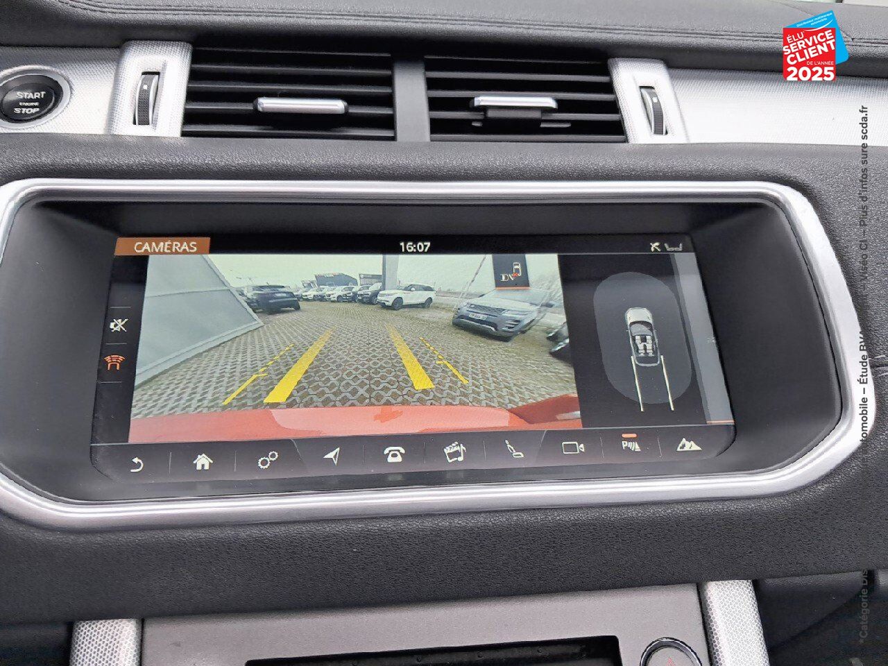 Véhicule d'occasion LAND-ROVER RANGE EVOQUE CAB 2.0 TD4 180 HSE DYNAMIC BVA MARK IV SIEGES CHAUF/CUIR GPS CAMERA MERIDIAN chez BMW Besançon