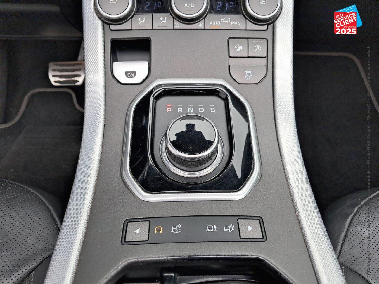 Véhicule d'occasion LAND-ROVER RANGE EVOQUE CAB 2.0 TD4 180 HSE DYNAMIC BVA MARK IV SIEGES CHAUF/CUIR GPS CAMERA MERIDIAN chez BMW Besançon
