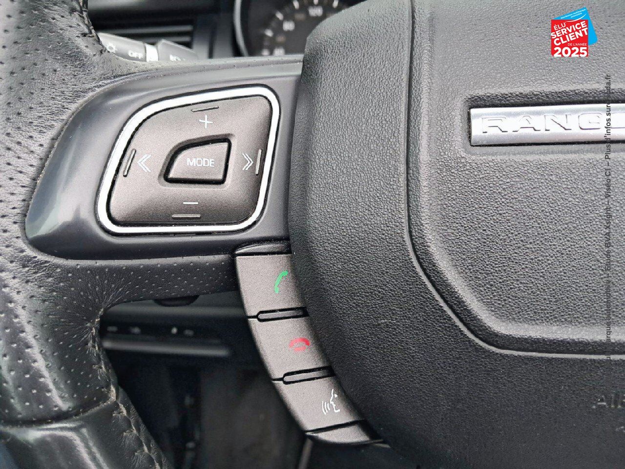 Véhicule d'occasion LAND-ROVER RANGE EVOQUE CAB 2.0 TD4 180 HSE DYNAMIC BVA MARK IV SIEGES CHAUF/CUIR GPS CAMERA MERIDIAN chez BMW Besançon