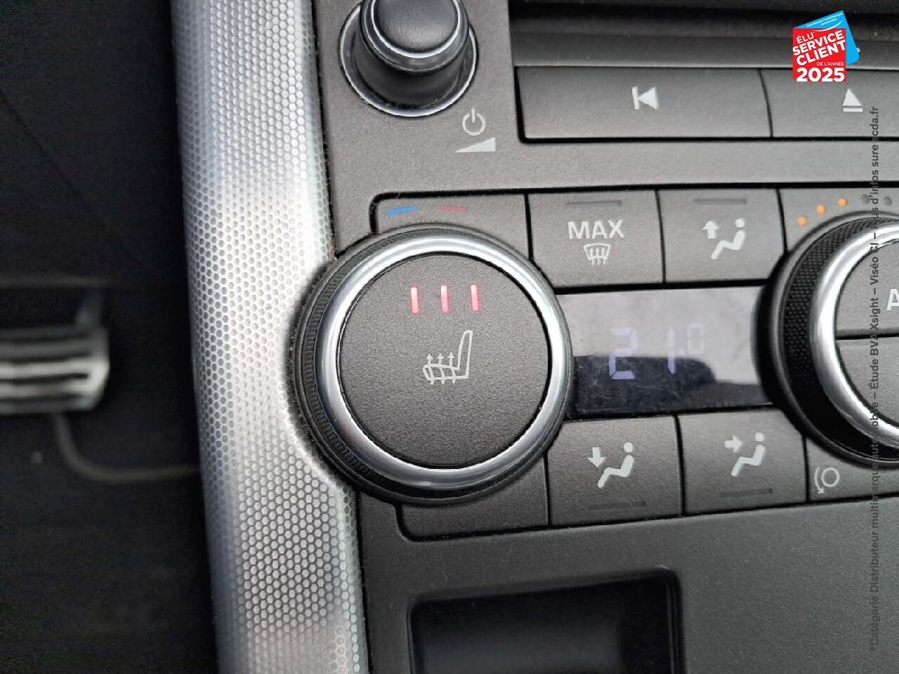 Véhicule d'occasion LAND-ROVER RANGE EVOQUE CAB 2.0 TD4 180 HSE DYNAMIC BVA MARK IV SIEGES CHAUF/CUIR GPS CAMERA MERIDIAN chez BMW Besançon