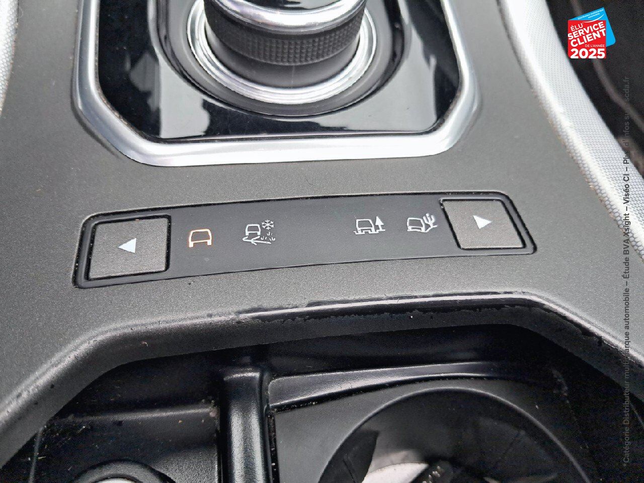 Véhicule d'occasion LAND-ROVER RANGE EVOQUE CAB 2.0 TD4 180 HSE DYNAMIC BVA MARK IV SIEGES CHAUF/CUIR GPS CAMERA MERIDIAN chez BMW Besançon