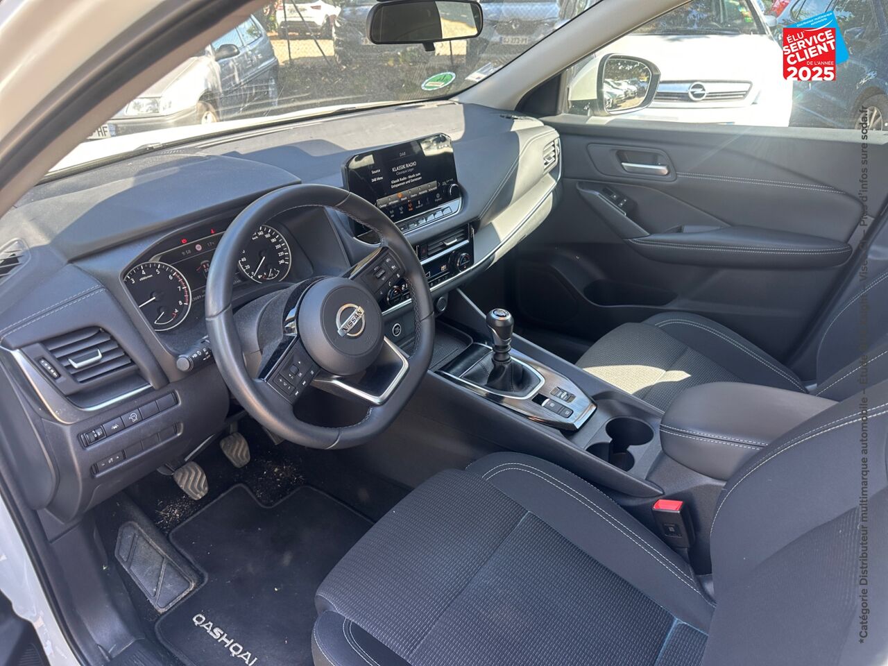 Véhicule d'occasion NISSAN QASHQAI 1.3 MILD HYBRID 140CH BUSINESS EDITION CAM360 chez Nissan Qashqai occasion