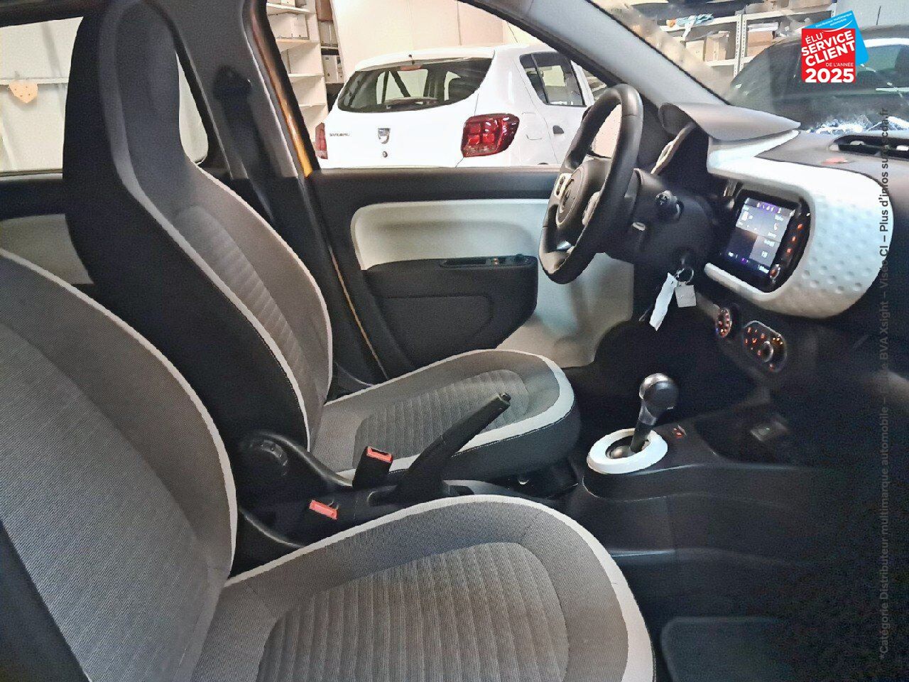Véhicule d'occasion RENAULT TWINGO E-TECH ELECTRIC ZEN R80 ACHAT INTEGRAL - 21MY chez Hyundai Reims