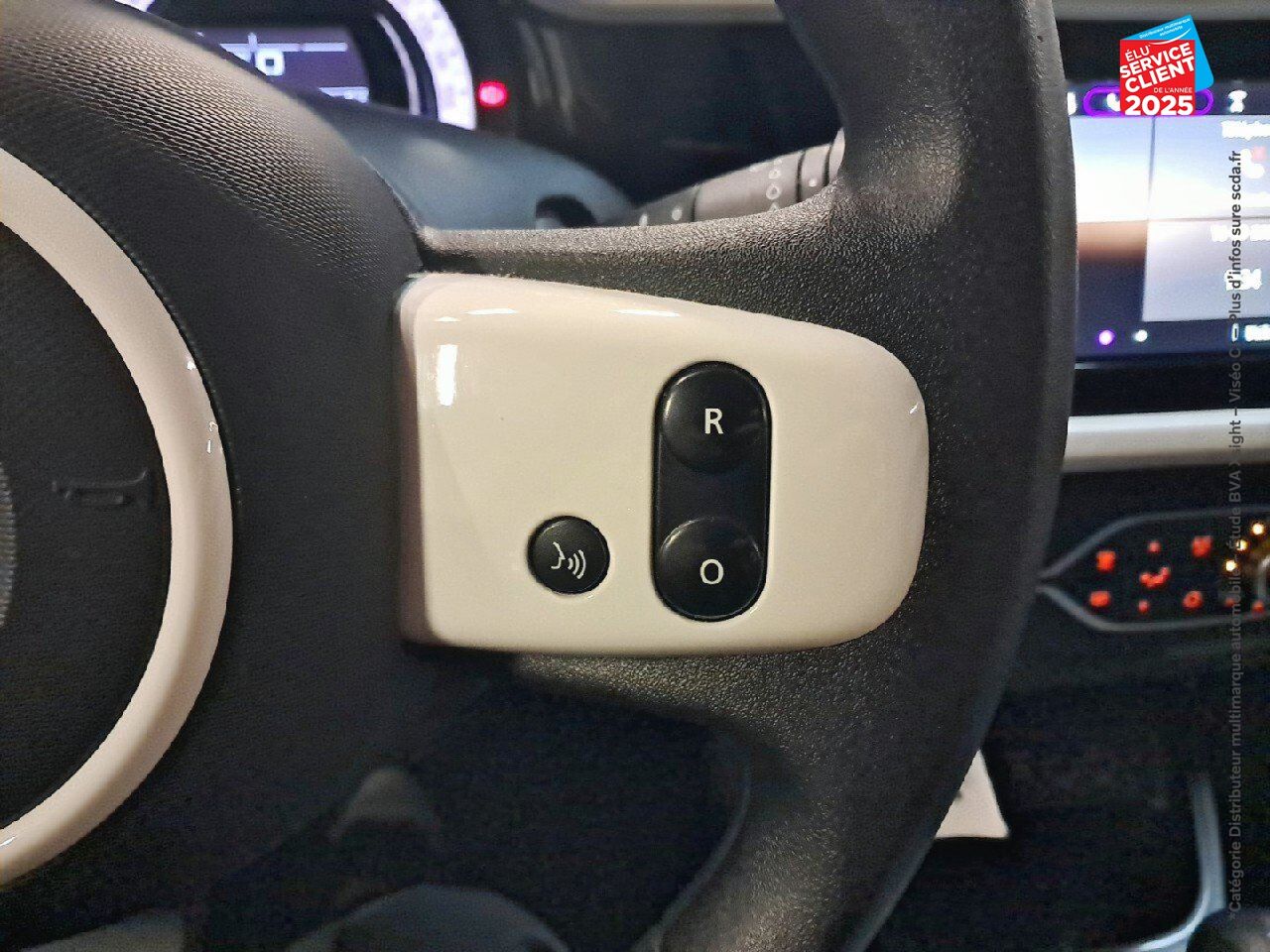 Véhicule d'occasion RENAULT TWINGO E-TECH ELECTRIC ZEN R80 ACHAT INTEGRAL - 21MY chez Hyundai Reims