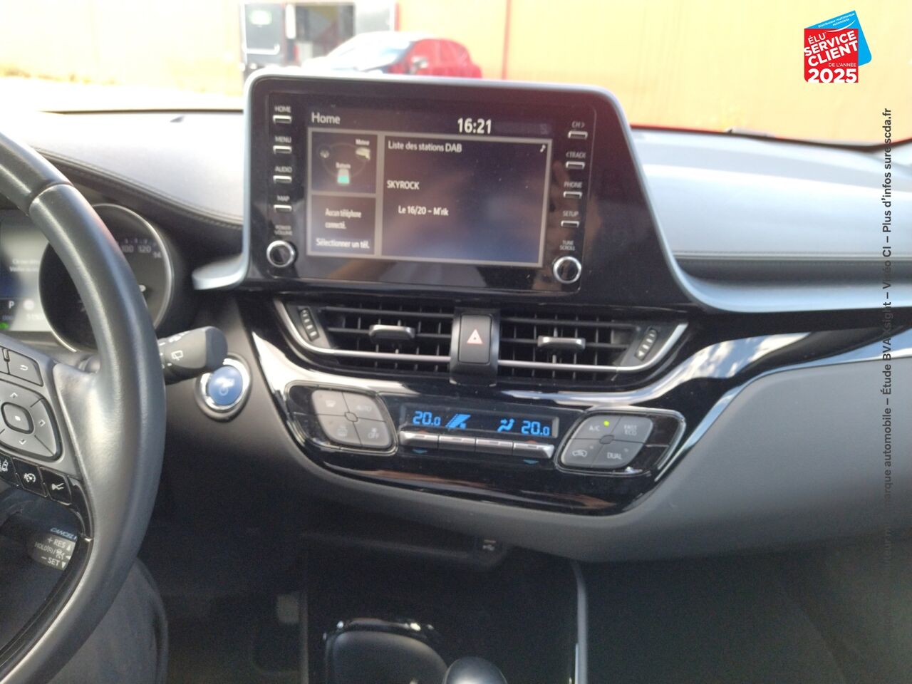 Véhicule d'occasion TOYOTA C-HR 122H EDITION 2WD E-CVT MY20 CAMERA chez Renault Sélestat