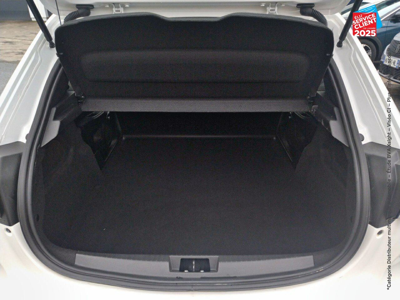 Véhicule d'occasion PEUGEOT 208 AFFAIRE 1.5 BLUEHDI 100 PREMIUM PACK chez Toyota Saint Dizier