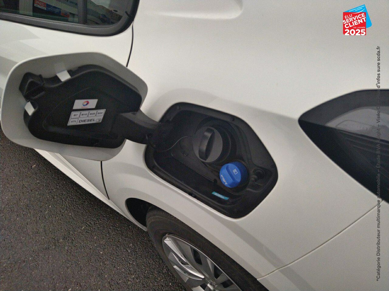 Véhicule d'occasion PEUGEOT 208 AFFAIRE 1.5 BLUEHDI 100 PREMIUM PACK chez Toyota Saint Dizier