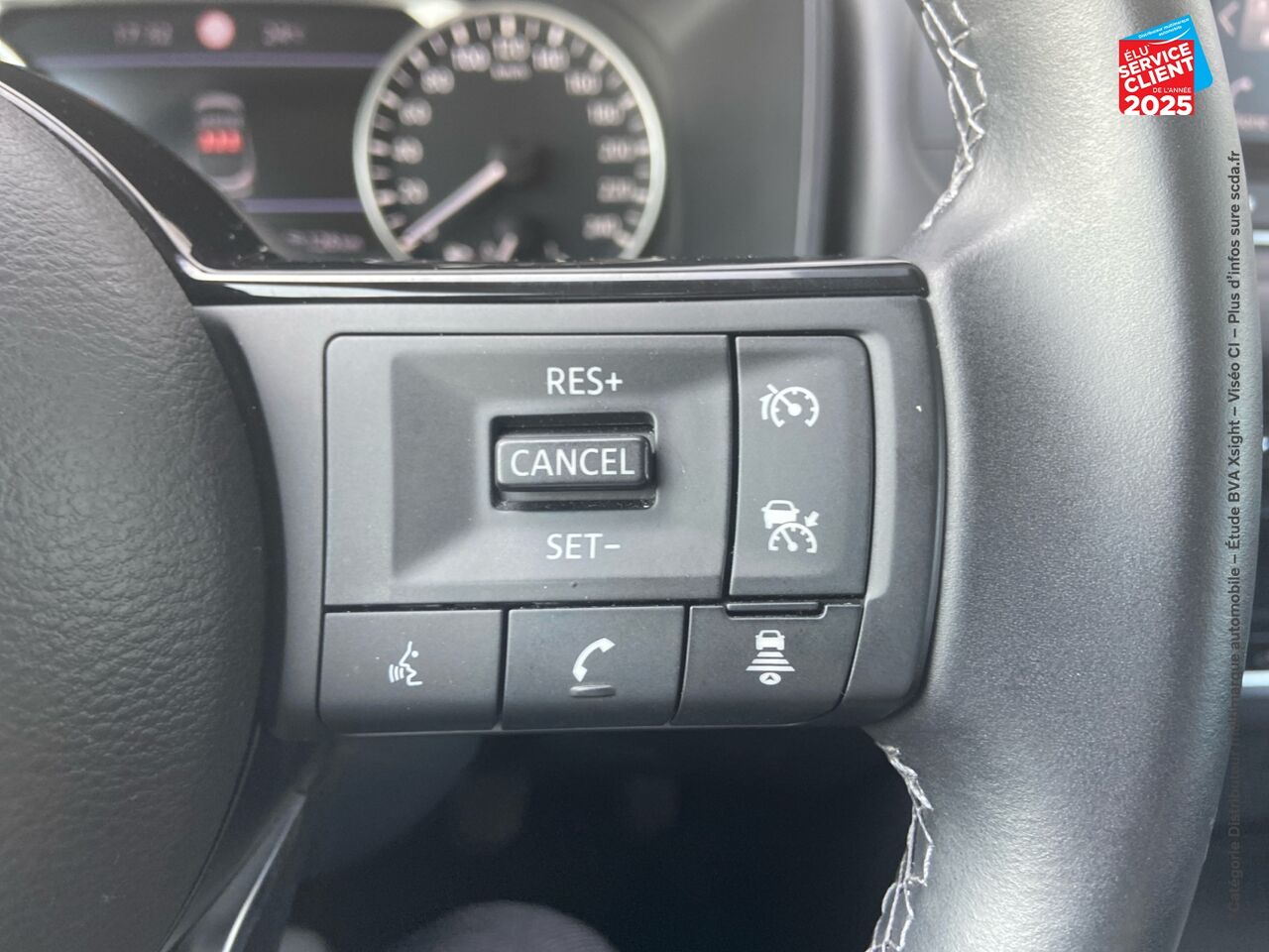 Véhicule d'occasion NISSAN QASHQAI 1.3 MILD HYBRID 140CH BUSINESS EDITION chez Renault Colmar