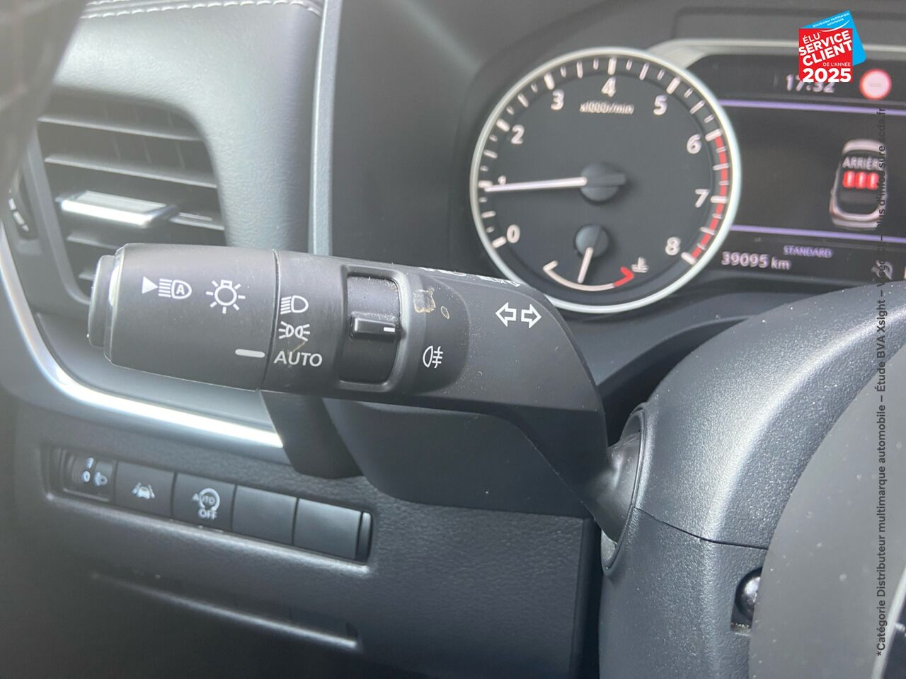 Véhicule d'occasion NISSAN QASHQAI 1.3 MILD HYBRID 140CH BUSINESS EDITION chez Renault Colmar