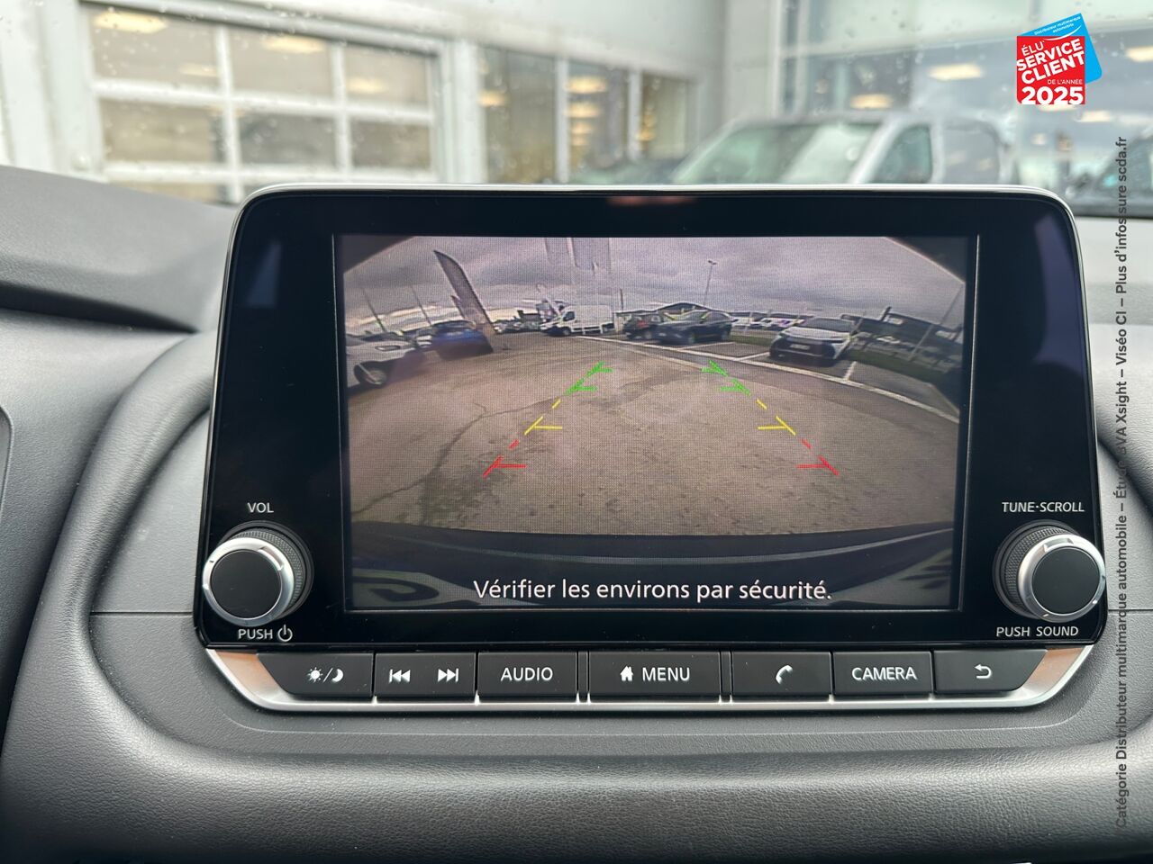 Véhicule d'occasion NISSAN QASHQAI 1.3 MILD HYBRID 140CH BUSINESS EDITION CAMERA chez Toyota Thionville