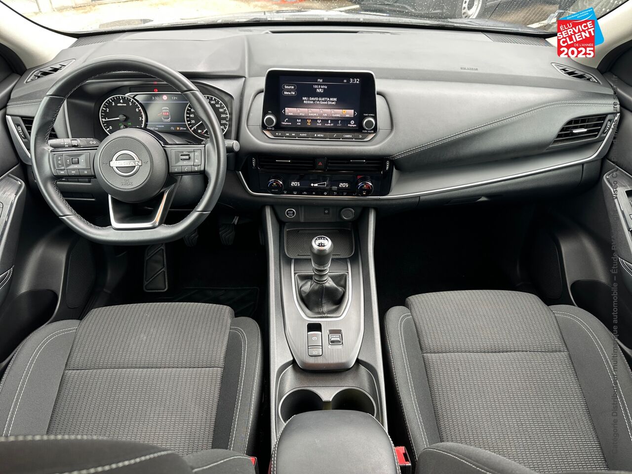 Véhicule d'occasion NISSAN QASHQAI 1.3 MILD HYBRID 140CH BUSINESS EDITION CAMERA chez Toyota Thionville