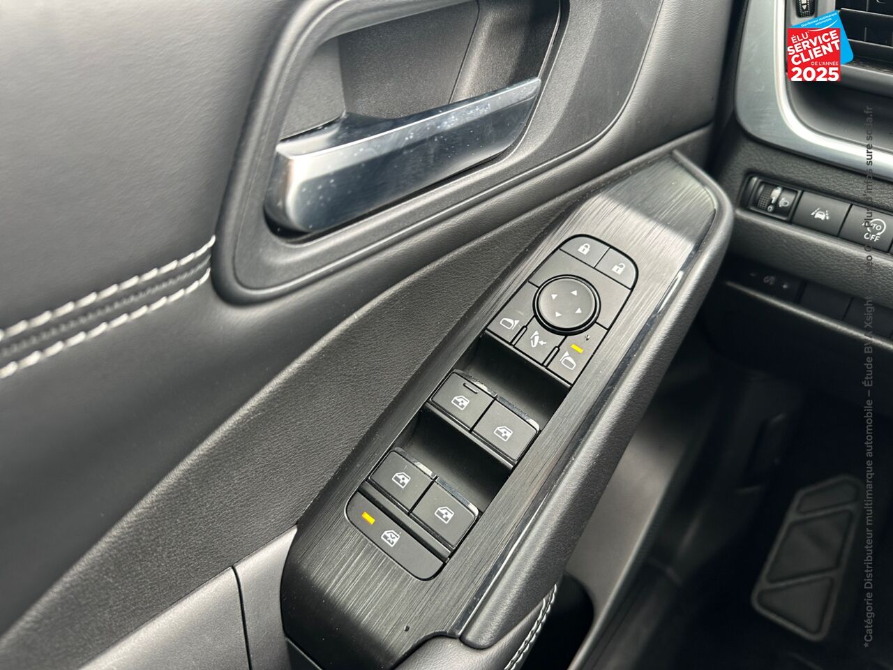 Véhicule d'occasion NISSAN QASHQAI 1.3 MILD HYBRID 140CH BUSINESS EDITION CAMERA chez Toyota Thionville