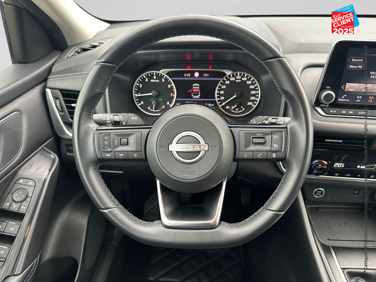 Véhicule d'occasion NISSAN QASHQAI 1.3 MILD HYBRID 140CH BUSINESS EDITION CAMERA chez Toyota Thionville