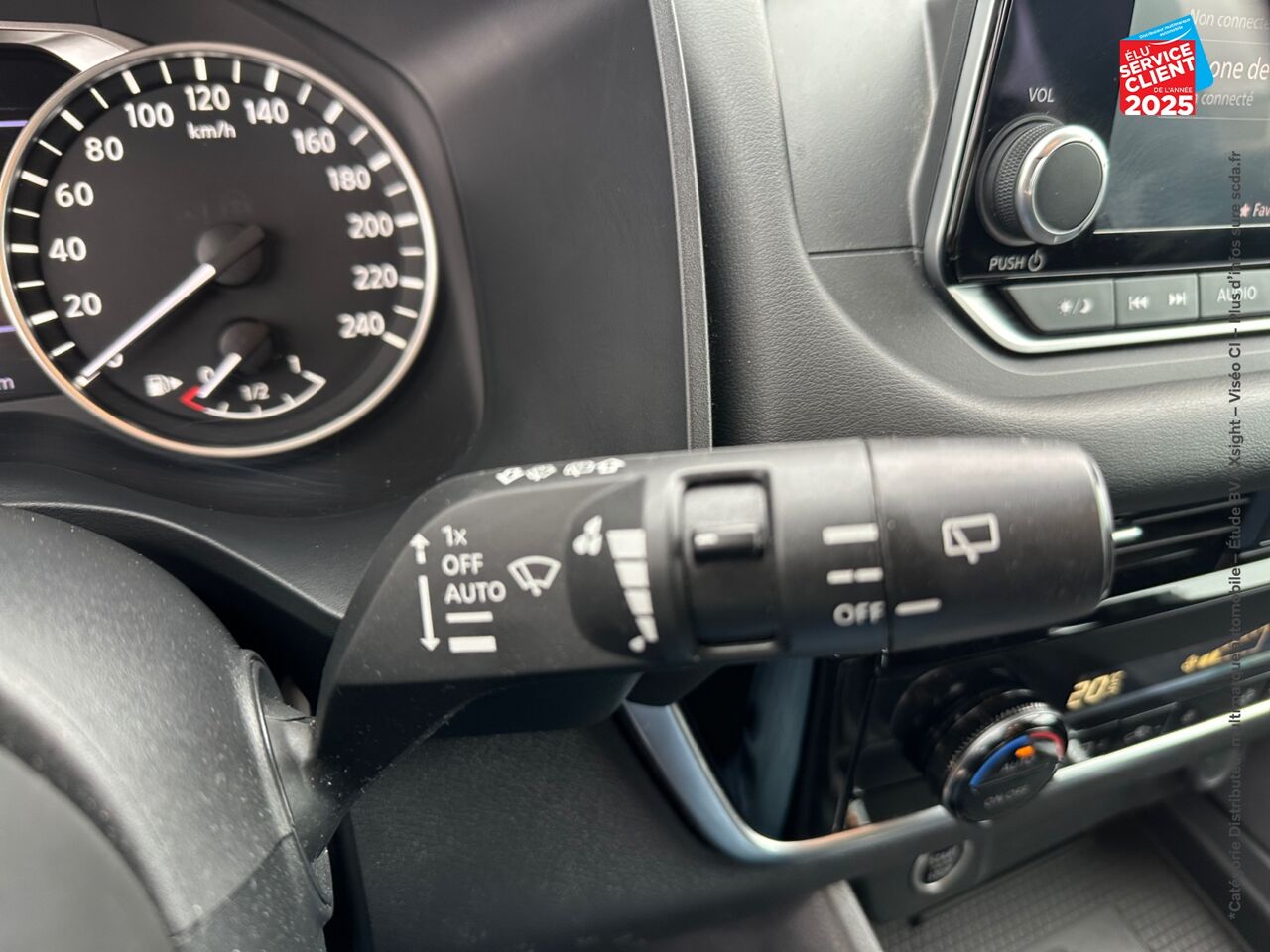 Véhicule d'occasion NISSAN QASHQAI 1.3 MILD HYBRID 140CH BUSINESS EDITION CAMERA chez Toyota Thionville