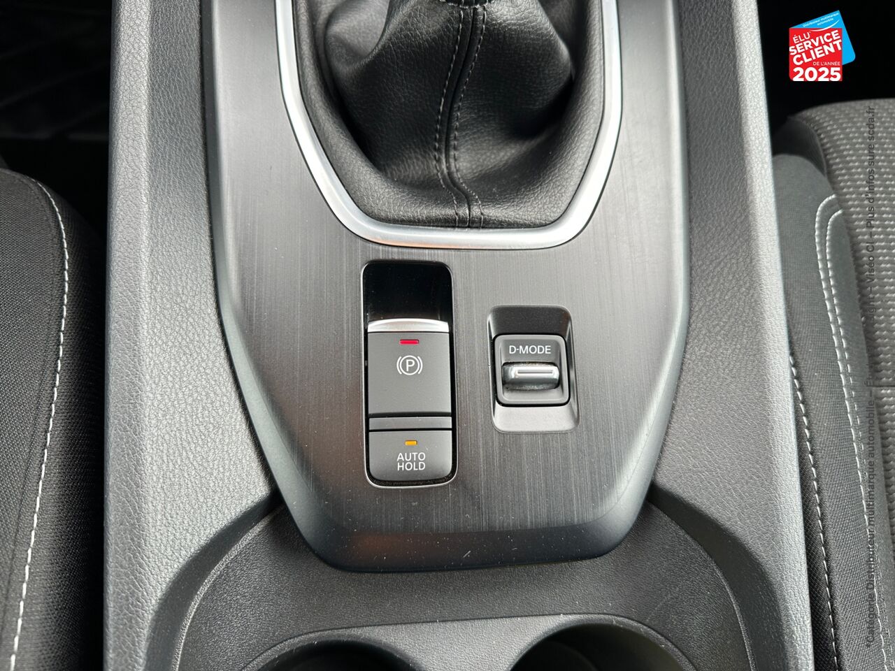 Véhicule d'occasion NISSAN QASHQAI 1.3 MILD HYBRID 140CH BUSINESS EDITION CAMERA chez Toyota Thionville