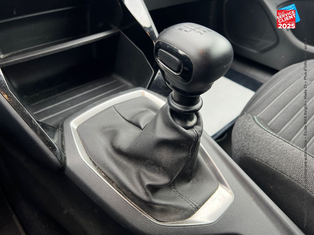 Véhicule d'occasion PEUGEOT 208 1.2 PURETECH 100CH SS STYLE 118G chez Toyota Thionville