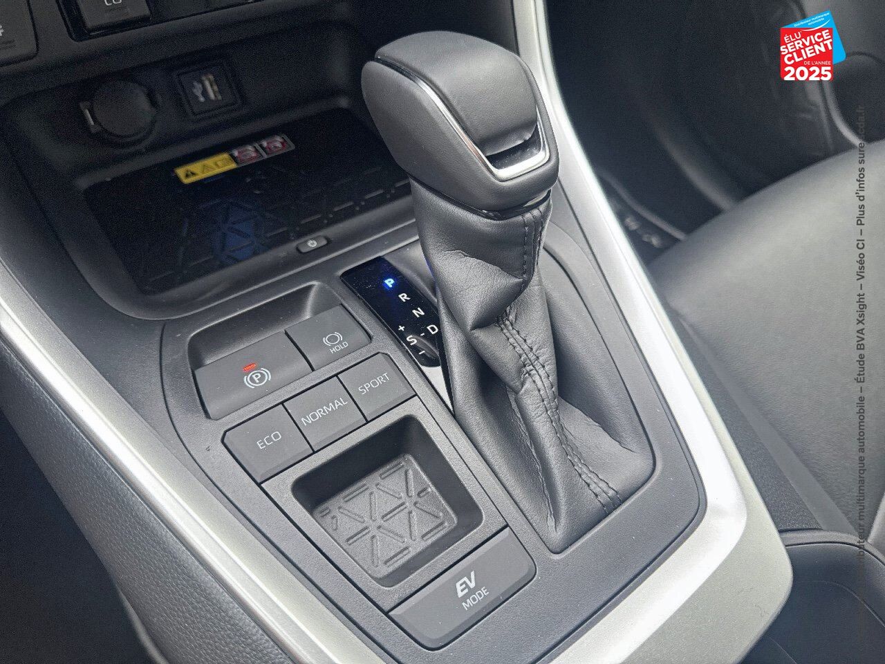 Véhicule neuf TOYOTA RAV4 2.5 HYBRIDE 218CH LOUNGE 2WD MY24 chez Toyota Sarreguemines