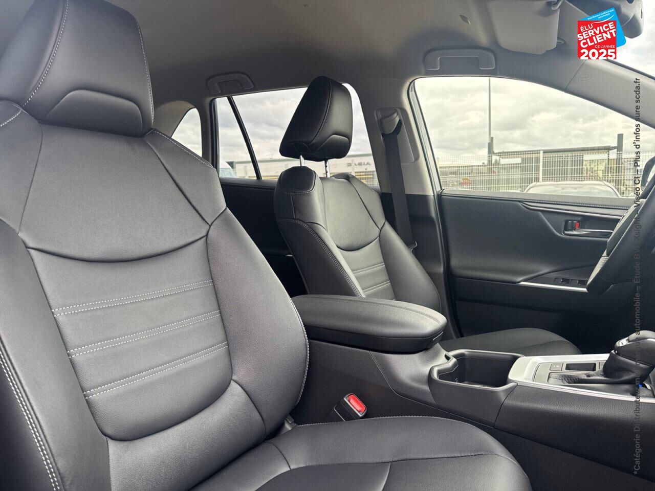 Véhicule neuf TOYOTA RAV4 2.5 HYBRIDE 218CH LOUNGE 2WD MY24 chez Toyota Sarreguemines