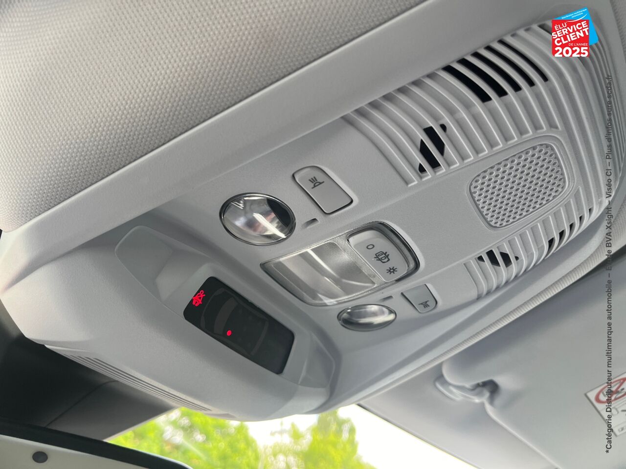 Véhicule d'occasion PEUGEOT 5008 1.2 PURETECH 130CH SS ACTIVE chez Hyundai Epernay
