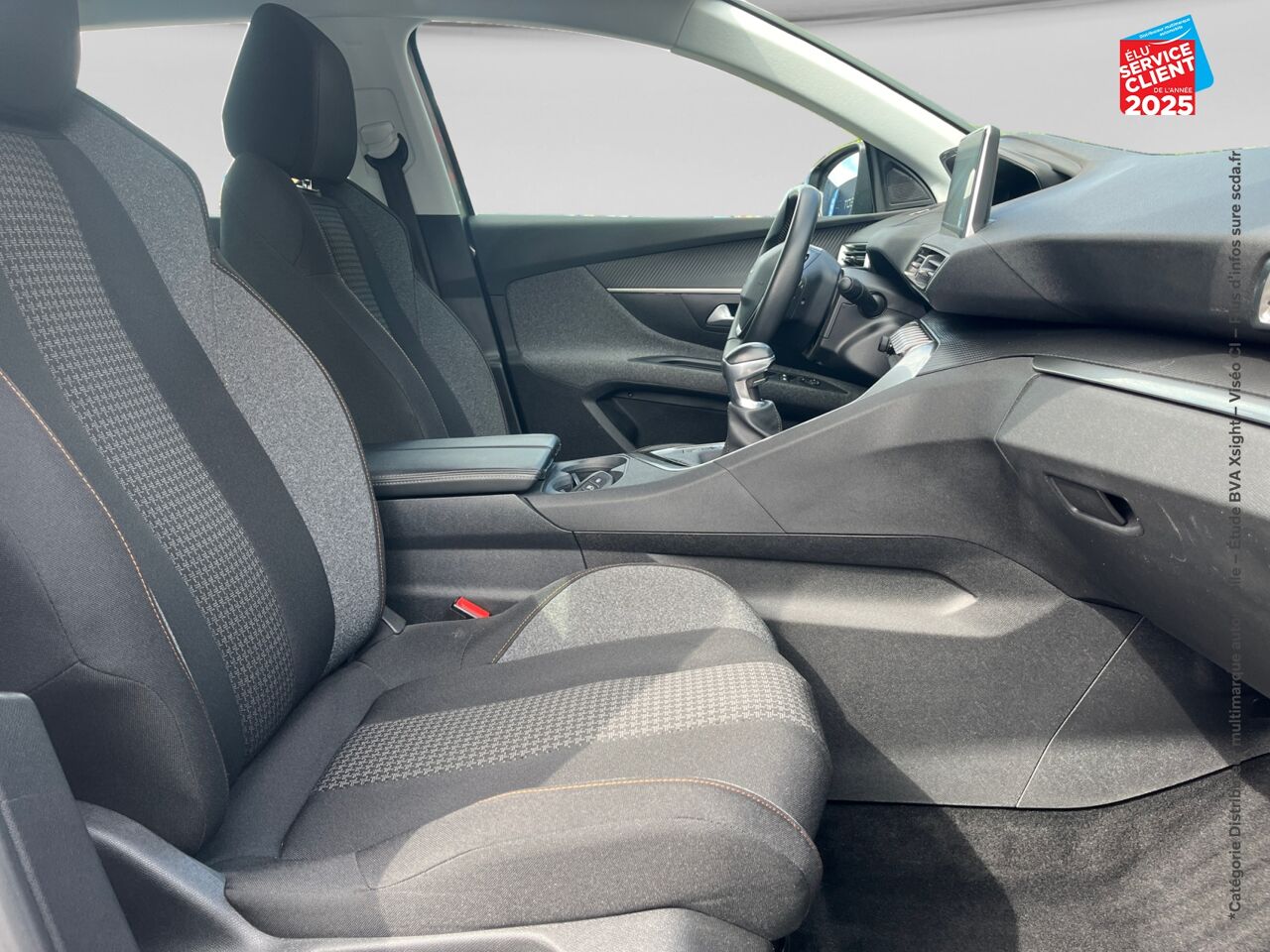 Véhicule d'occasion PEUGEOT 5008 1.2 PURETECH 130CH SS ACTIVE chez Hyundai Epernay