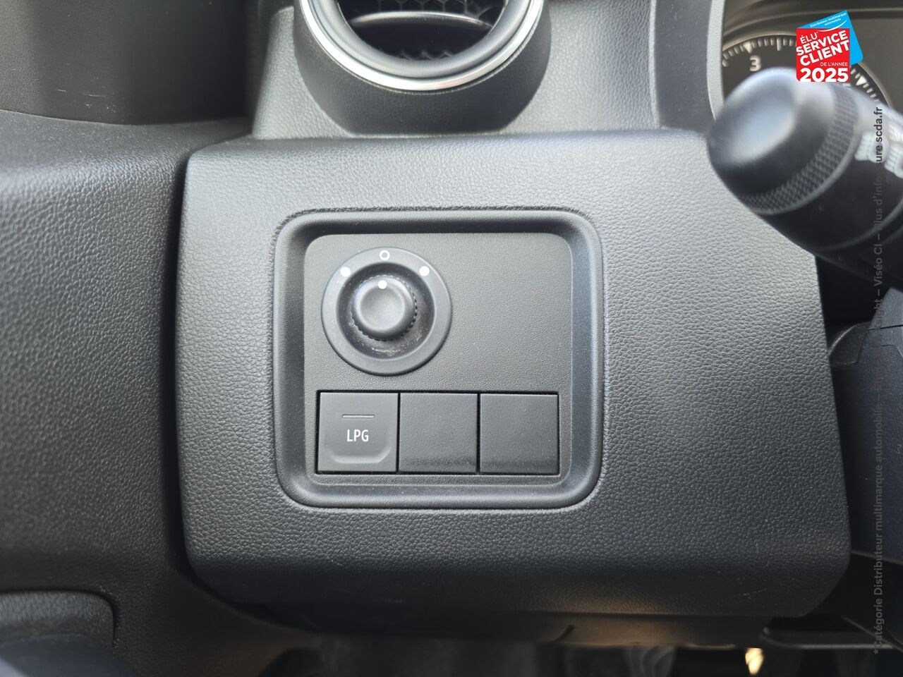 Véhicule d'occasion DACIA DUSTER 1.0 ECO-G 100CH CONFORT 4X2 chez Toyota Verdun