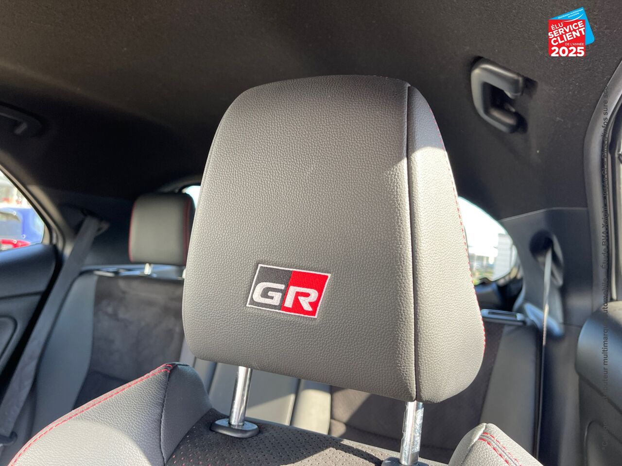 Véhicule d'occasion TOYOTA YARIS CROSS 116H GR SPORT MY22 SIEGES CHAUF GPS CAMERA HUD chez Toyota Sarreguemines