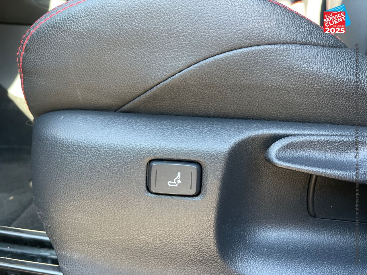 Véhicule d'occasion TOYOTA YARIS CROSS 116H GR SPORT MY22 SIEGES CHAUF GPS CAMERA HUD chez Toyota Sarreguemines