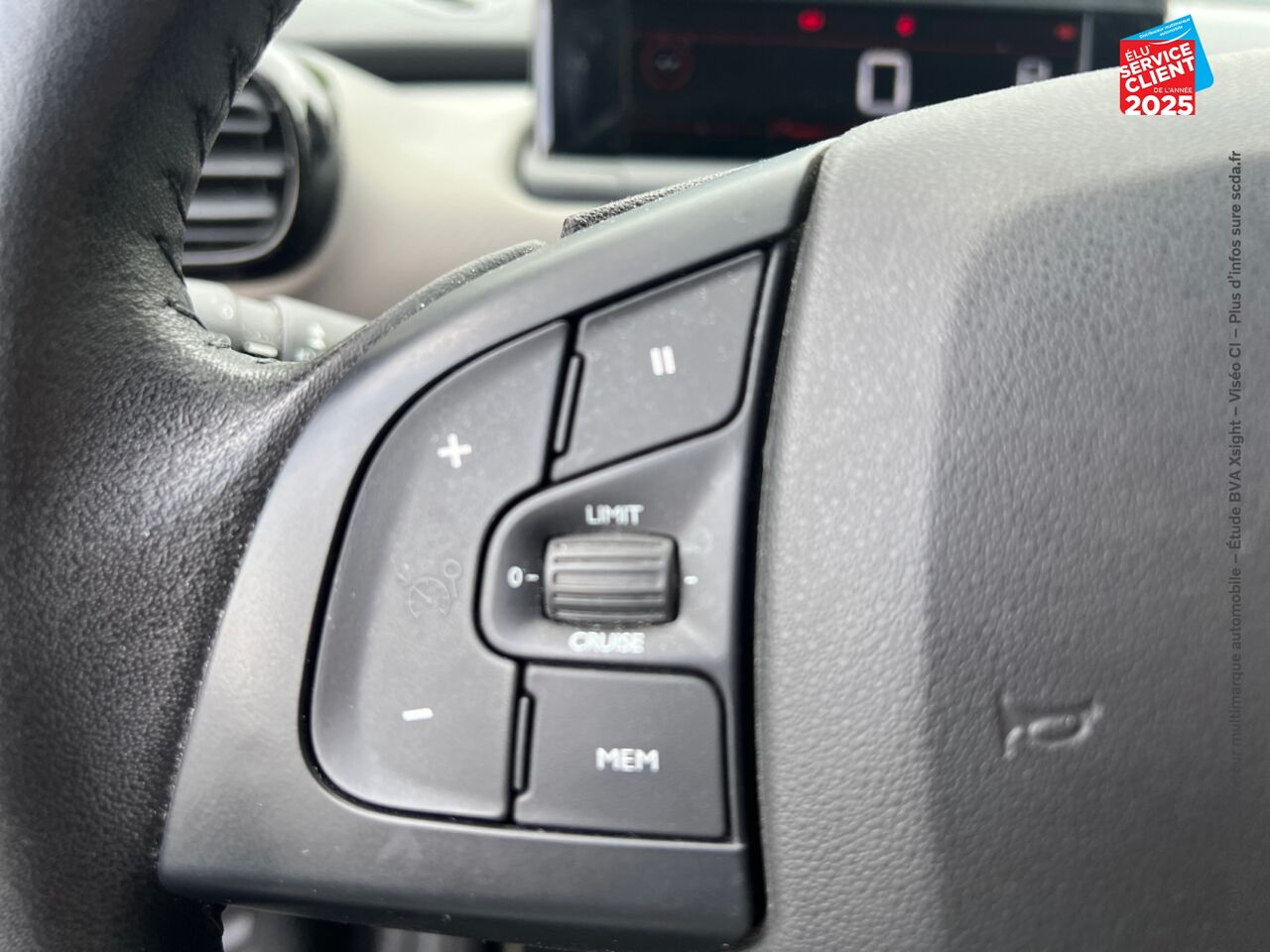 Véhicule d'occasion CITROEN C4 CACTUS PURETECH 130CH SS SHINE EAT6 E6.D 7CV chez HESS Automobile