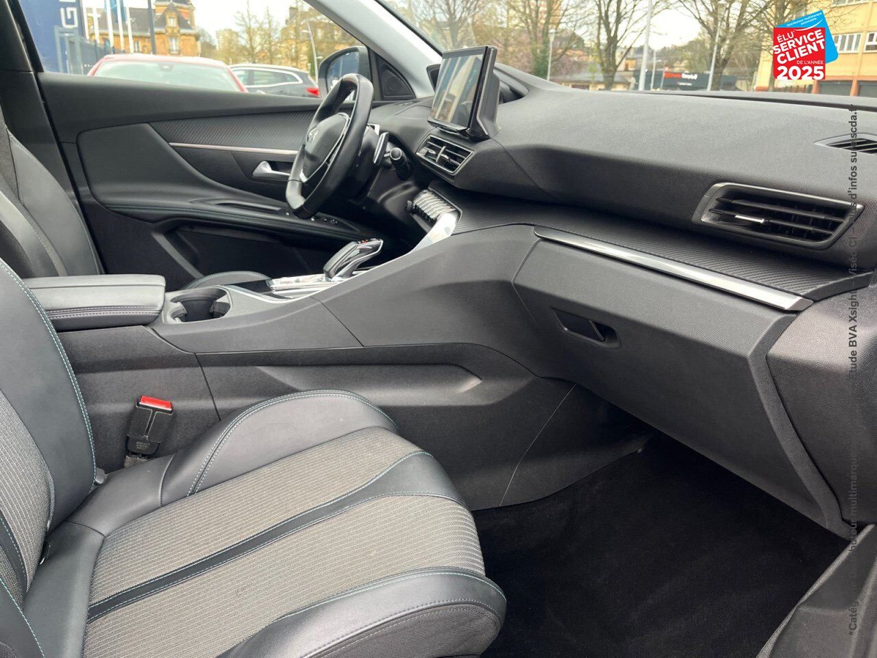 Véhicule d'occasion PEUGEOT 3008 HYBRID 225CH ALLURE E-EAT8 chez Dacia Mulhouse