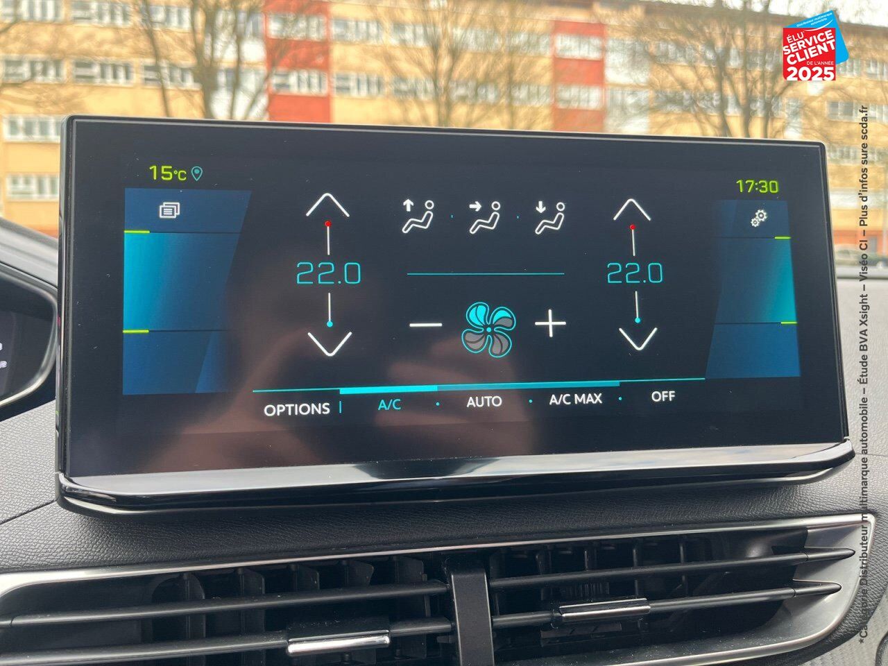 Véhicule d'occasion PEUGEOT 3008 HYBRID 225CH ALLURE E-EAT8 chez Dacia Mulhouse