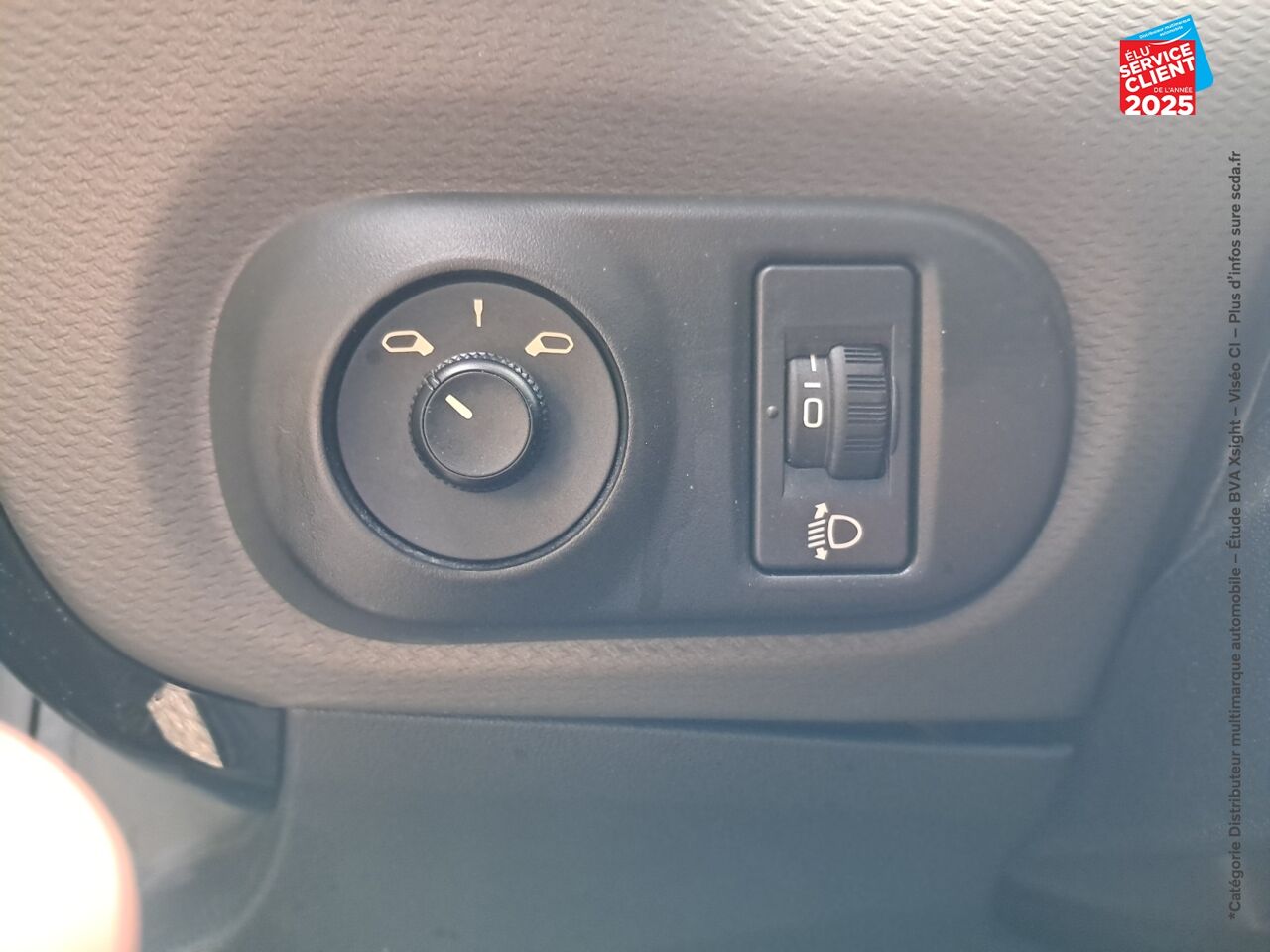 Véhicule d'occasion CITROEN C4 CACTUS PURETECH 110 SHINE SS chez Hyundai Reims