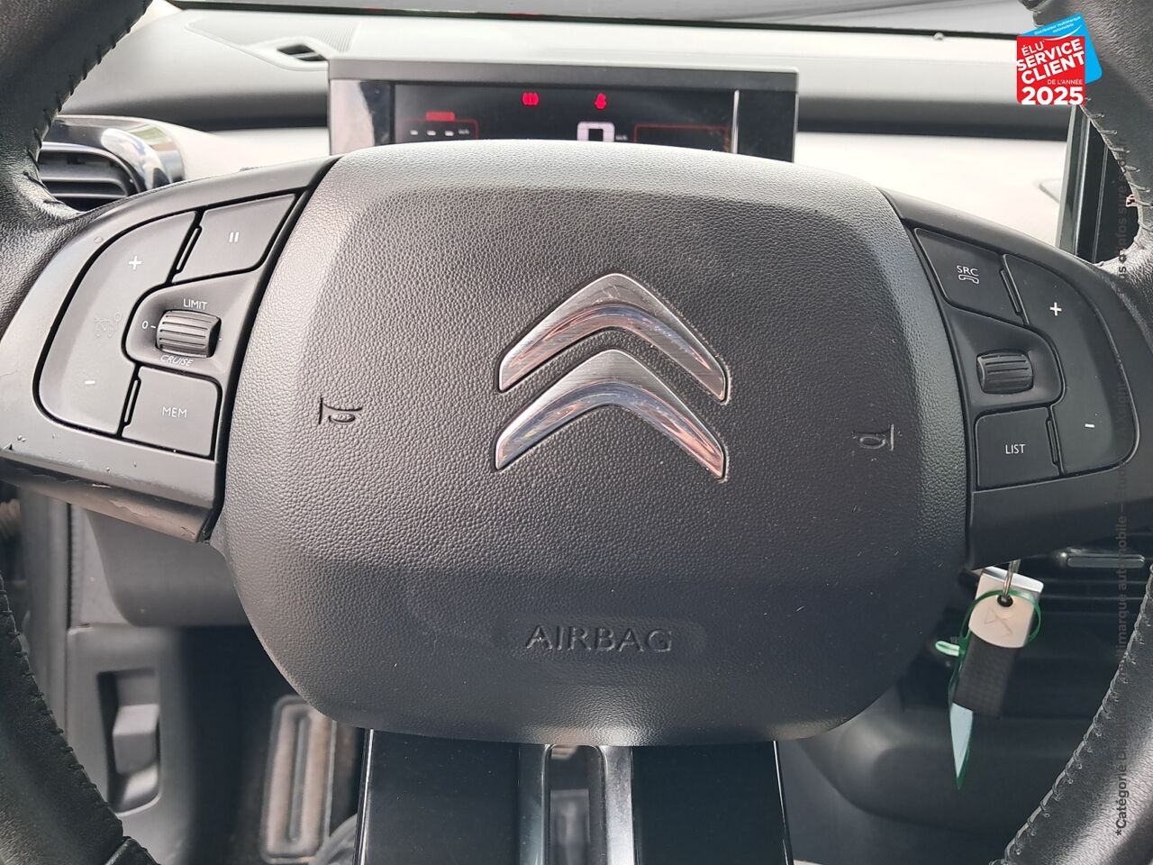 Véhicule d'occasion CITROEN C4 CACTUS PURETECH 110 SHINE SS chez Hyundai Reims