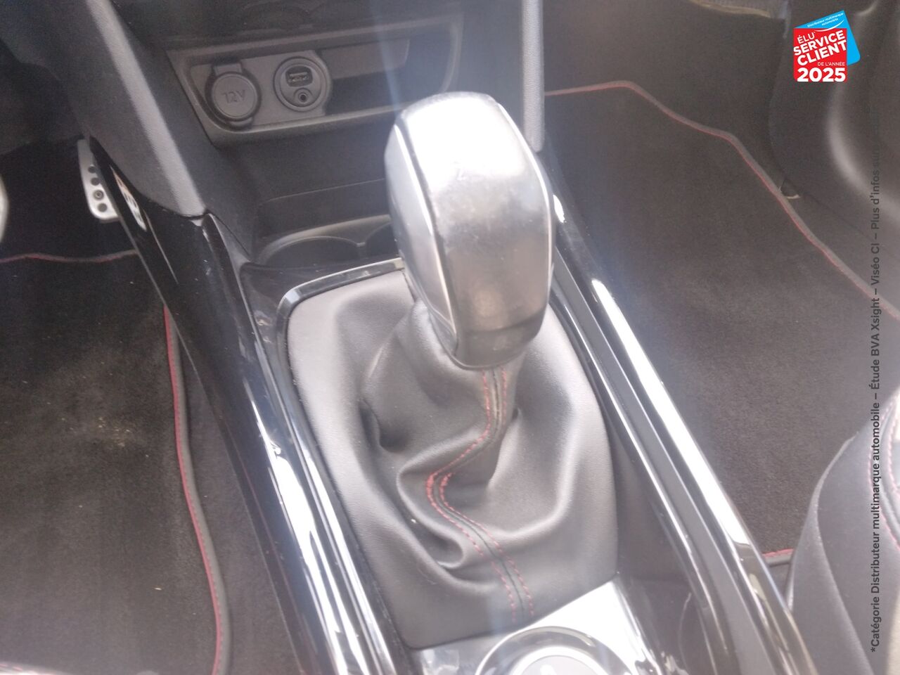 Véhicule d'occasion PEUGEOT 2008 1.2 PURETECH 110CH GT LINE SS chez Toyota Saint Dizier