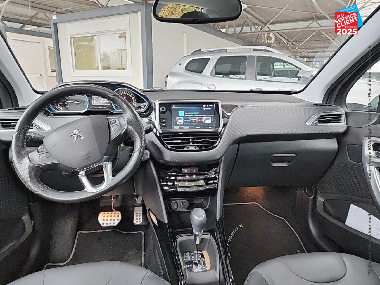 Véhicule d'occasion PEUGEOT 2008 1.2 PURETECH 130CH E6.C CROSSWAY SS EAT6 6CV chez Toyota Verdun