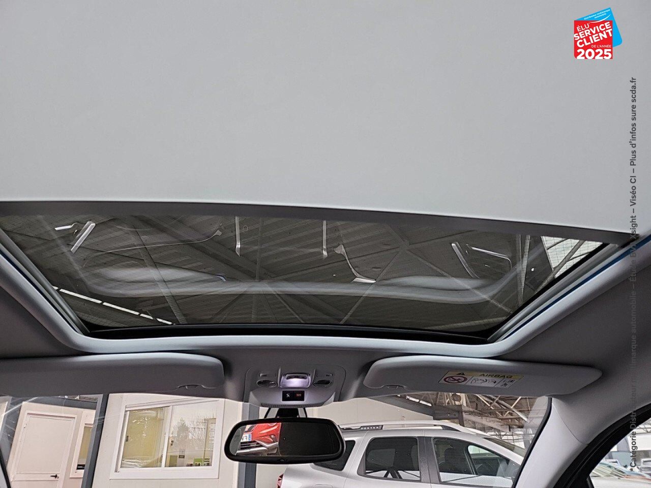 Véhicule d'occasion PEUGEOT 2008 1.2 PURETECH 130CH E6.C CROSSWAY SS EAT6 6CV chez Toyota Verdun