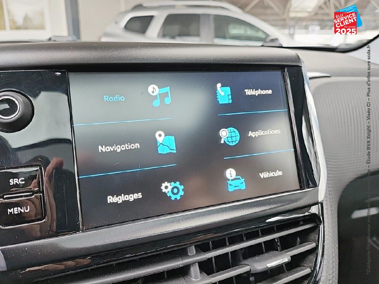 Véhicule d'occasion PEUGEOT 2008 1.2 PURETECH 130CH E6.C CROSSWAY SS EAT6 6CV chez Toyota Verdun