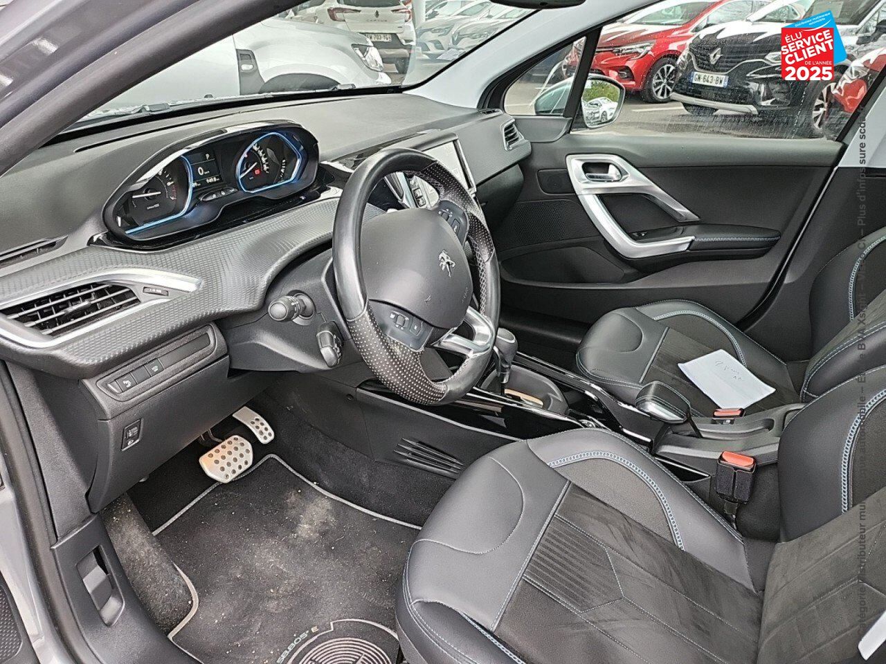 Véhicule d'occasion PEUGEOT 2008 1.2 PURETECH 130CH E6.C CROSSWAY SS EAT6 6CV chez Toyota Verdun