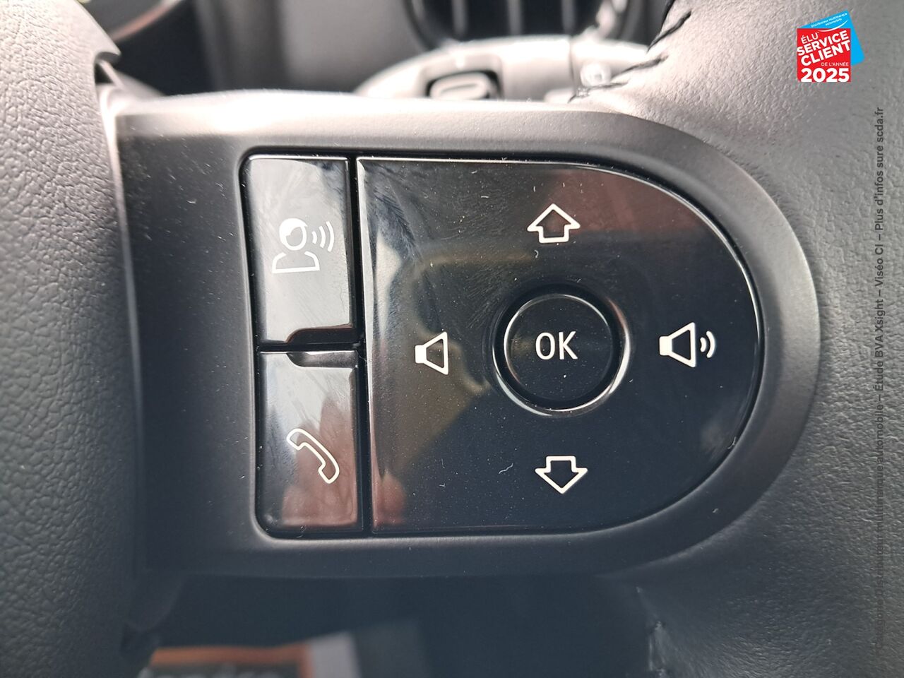 Véhicule d'occasion MINI COUNTRYMAN COOPER 136CH EDITION PREMIUM PLUS BVA7 TOUVRANT SIEGE CHAUF CAMERA GPS chez MINI Lons-Le-Saunier