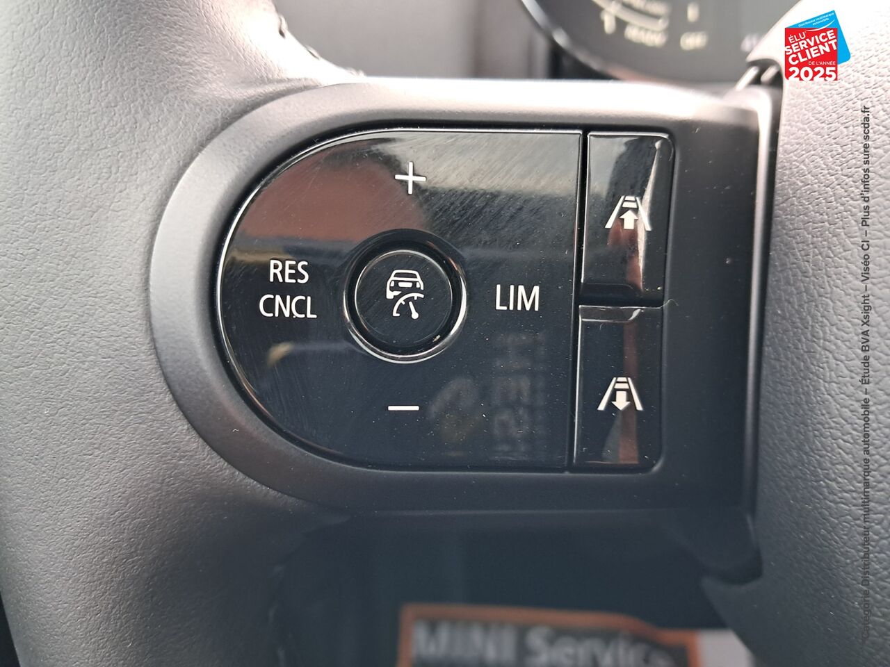 Véhicule d'occasion MINI COUNTRYMAN COOPER 136CH EDITION PREMIUM PLUS BVA7 TOUVRANT SIEGE CHAUF CAMERA GPS chez MINI Lons-Le-Saunier